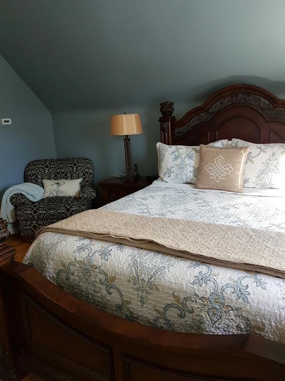 Quartermain House Bed & Breakfast フレデリクトン エクステリア 写真