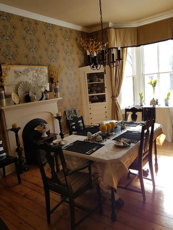 Quartermain House Bed & Breakfast フレデリクトン エクステリア 写真